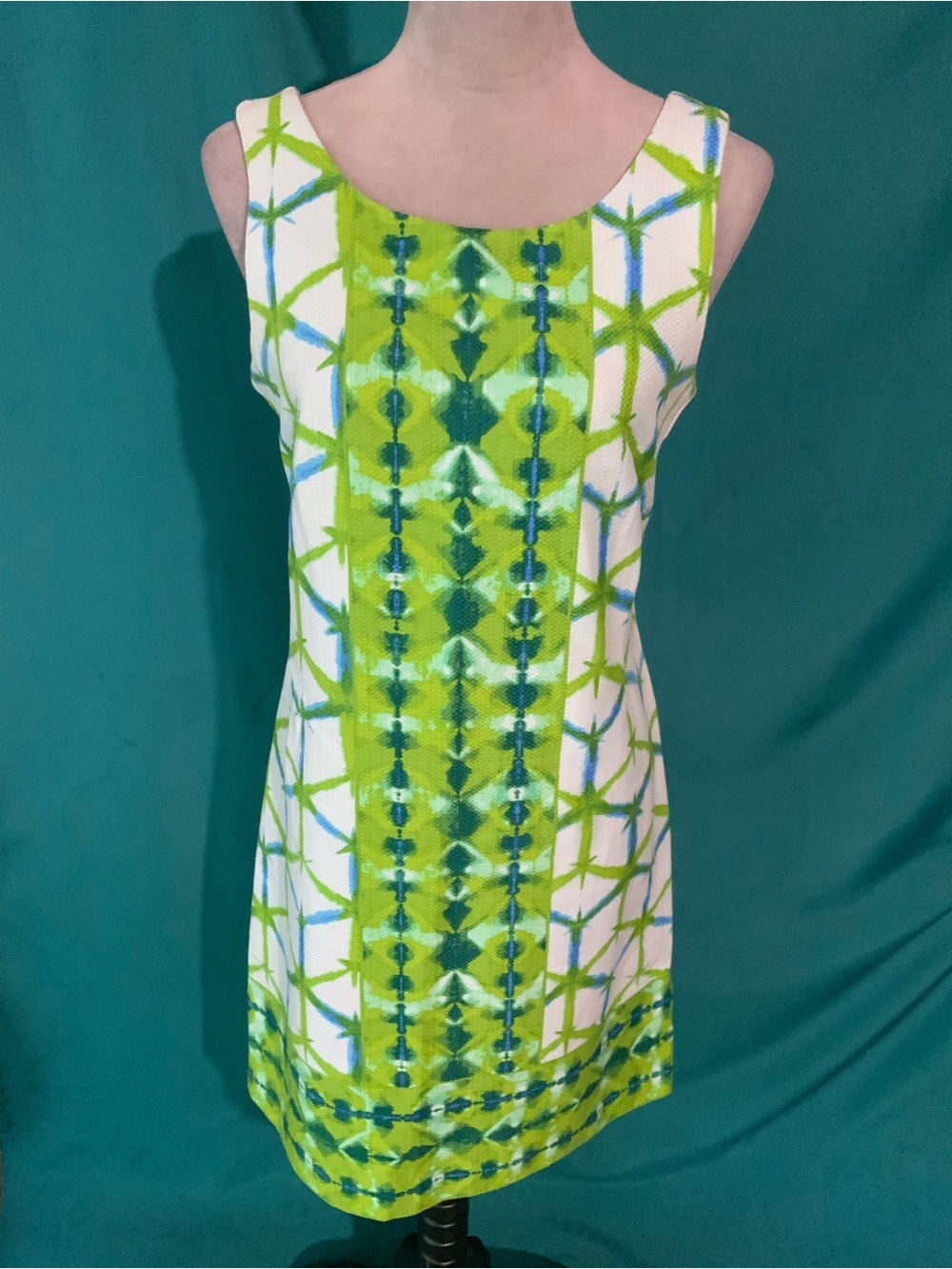 JUST TAYLOR, SLEEVELESS SHIFT DRESS, TURQUOISE BLUE AND TEAL GEOMETRIC ABSTRACT